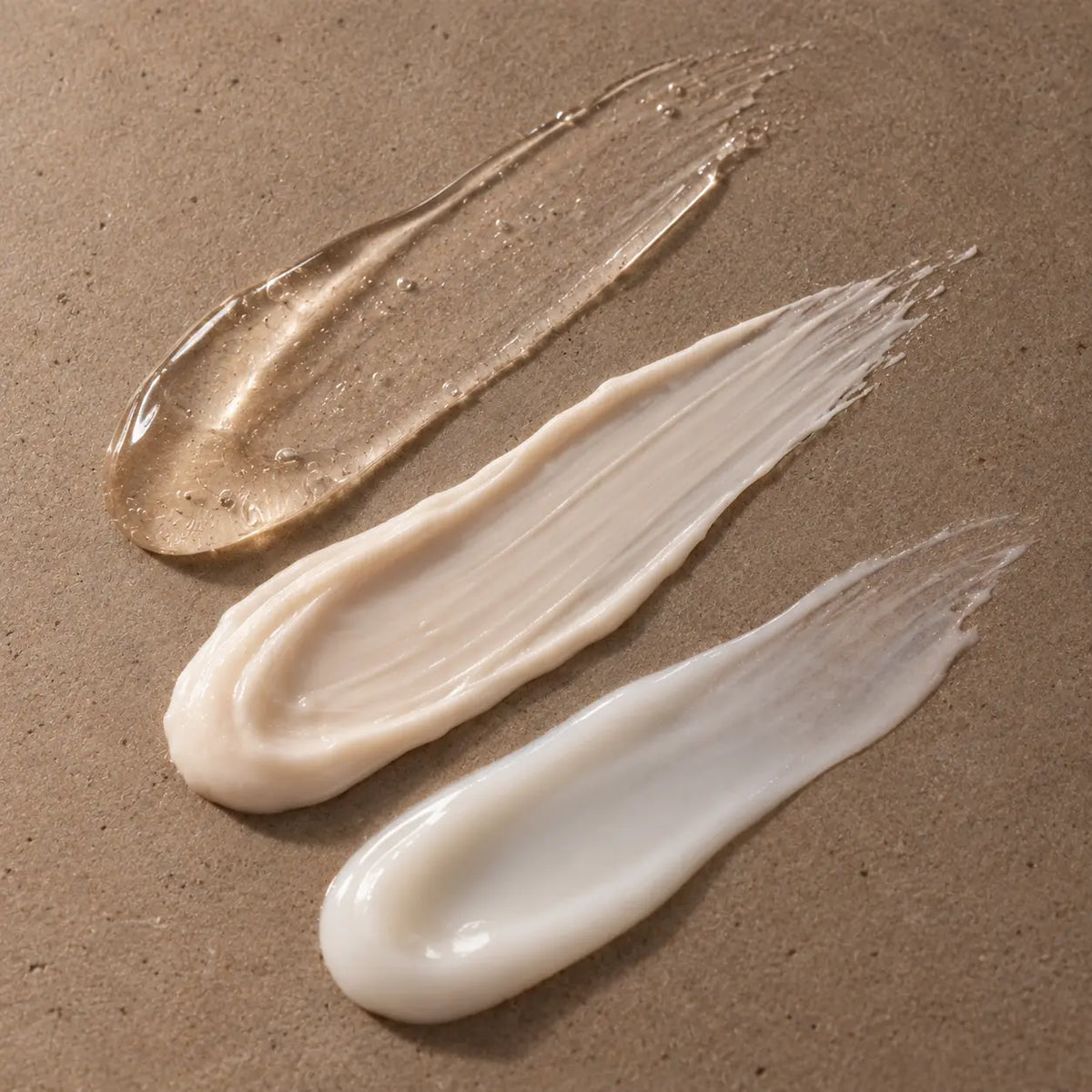 Routine anti-fatigue Glimoir : textures du gel anti-poches, de la crème anti-cernes et de la crème lissante